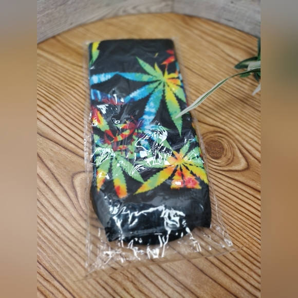 Tye Dye Pot Leaf Men's /Women's Long Socks - Picture 6 of 6